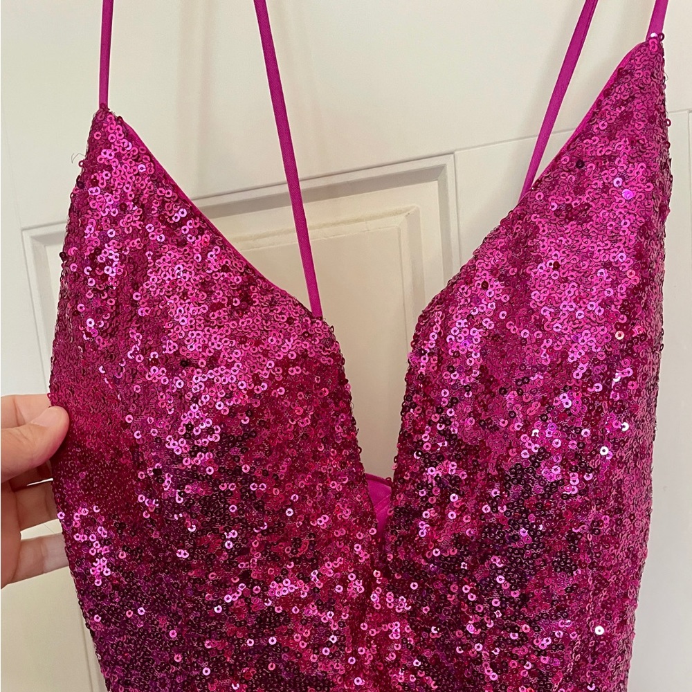 Lulu’s New with Tags Fuchsia Sequin Prom Dress